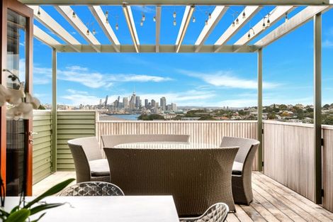 Photo of property in 19 Jubilee Avenue, Devonport, Auckland, 0624