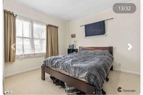 Photo of property in 10 Bishop Street, Green Bay, Auckland, 0604