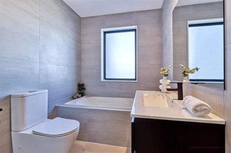 Photo of property in 17a Waka Ama Road, Karaka, 2113