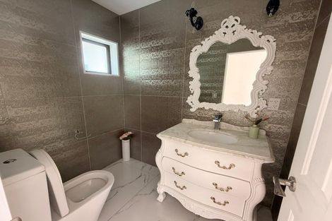 Photo of property in 135a Moore Street, Hillcrest, Auckland, 0627