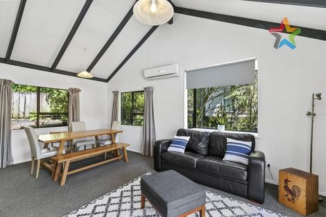 Photo of property in 13 Ruth Grove, Karori, Wellington, 6012