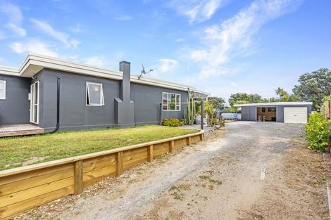 Photo of property in 13 Gawler Street, Te Horo Beach, Otaki, 5581