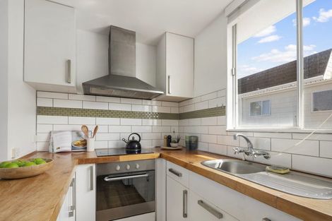 Photo of property in 12/76u Freyberg Street, Lyall Bay, Wellington, 6022