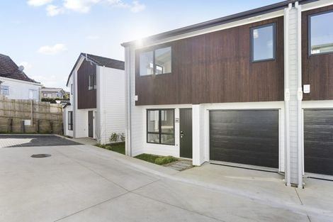 Photo of property in 132 Bradbury Road, Botany Downs, Auckland, 2010