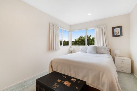 Photo of property in 18 Gibson Place, Mellons Bay, Auckland, 2014