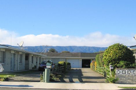Photo of property in 64a Te Rauparaha Street, Otaki, 5512