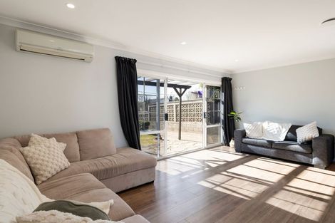 Photo of property in 25 English Street, St Andrews, Hamilton, 3200