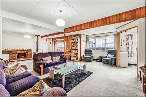 Photo of property in 219 South Road, Hawera, 4610