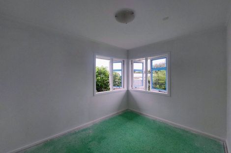 Photo of property in 9 Kirrie Avenue, Te Atatu South, Auckland, 0610