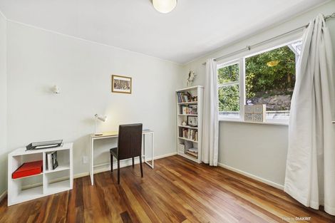 Photo of property in 12 Williamson Way, Karori, Wellington, 6012