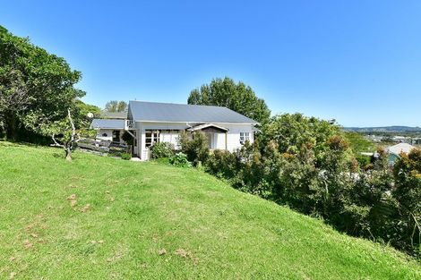 Photo of property in 13 Porter Crescent, Helensville, 0800