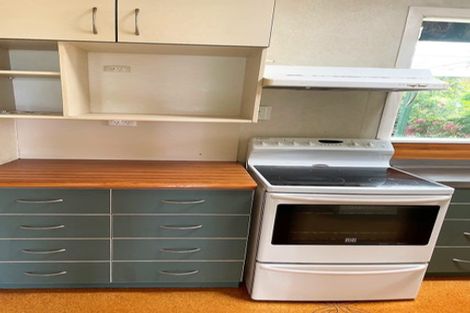 Photo of property in 27 Stottholm Road, Titirangi, Auckland, 0604