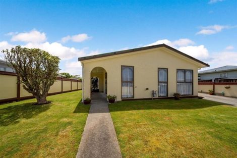Photo of property in 5 Manuka Place, Hawera, 4610