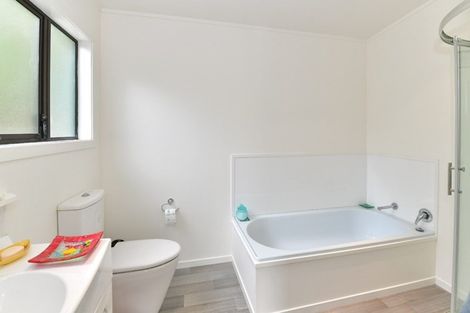 Photo of property in 7 Mangakura Road, Helensville, 0800