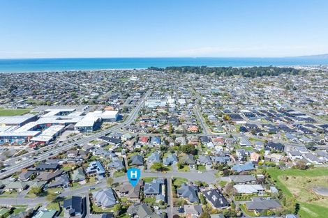 Photo of property in 26 Blue Gum Place, New Brighton, Christchurch, 8083