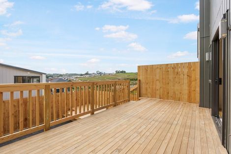 Photo of property in 30b Goodfellow Lane, Flat Bush, Auckland, 2019