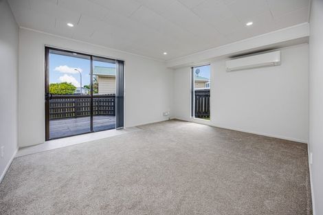 Photo of property in 176 Finlayson Avenue, Clendon Park, Auckland, 2103