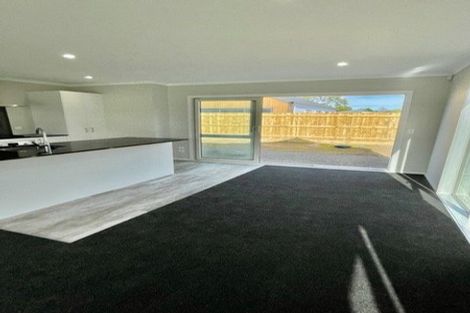 Photo of property in 5 Koru Loop, Paraparaumu, 5032