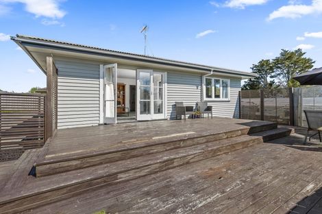 Photo of property in 73a Awaroa Road, Helensville, 0800