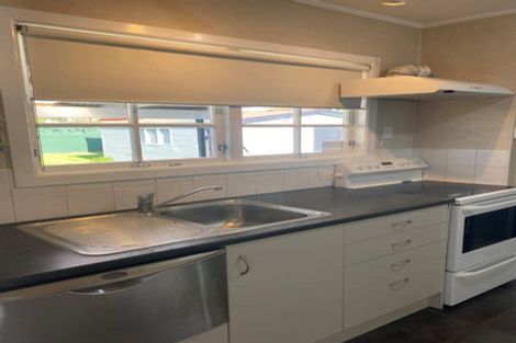 Photo of property in 95 Apollo Parade, Milson, Palmerston North, 4414