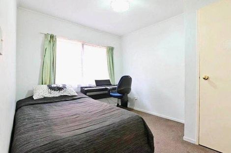 Photo of property in 1/13 Trengove Place, West Harbour, Auckland, 0618