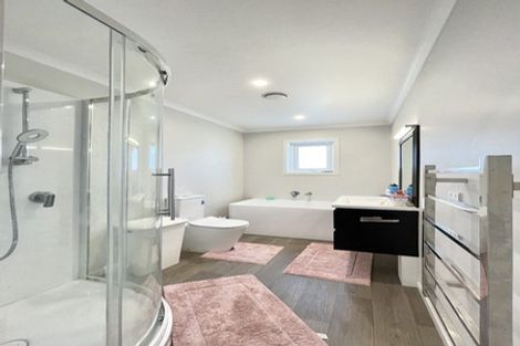 Photo of property in 154 Amesbury Drive, Churton Park, Wellington, 6037