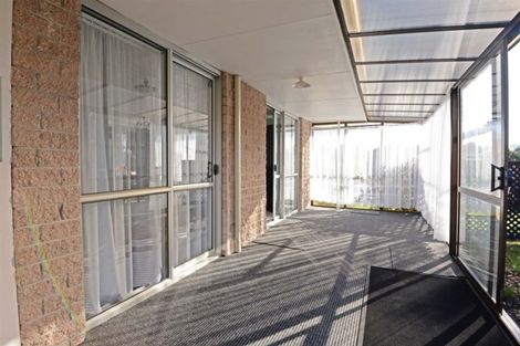 Photo of property in 23 Oakley Crescent, Hornby, Christchurch, 8042