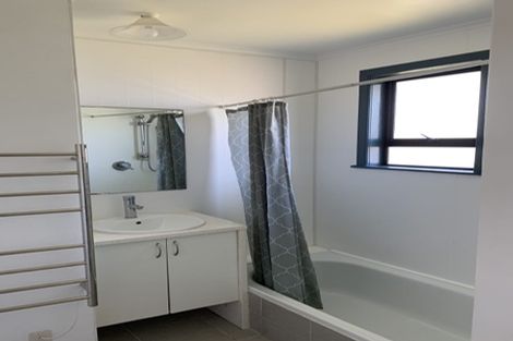 Photo of property in 1/28 Lyttelton Avenue, Forrest Hill, Auckland, 0620