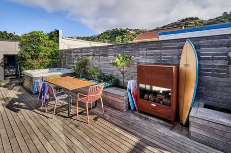 Photo of property in 15 Rua Street, Lyall Bay, Wellington, 6022