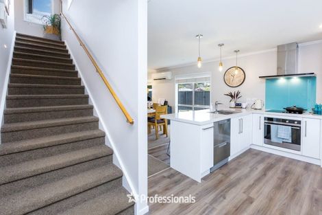 Photo of property in 2 Chalfont Road, Silverstream, Upper Hutt, 5019