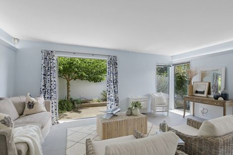 Photo of property in 64 Hewitts Road, Merivale, Christchurch, 8014