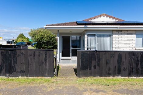 Photo of property in 57 Mclean Street, Woodville, 4920