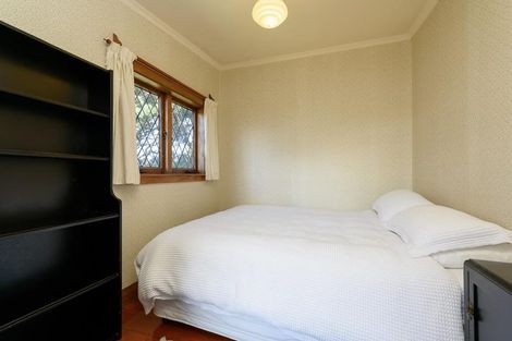 Photo of property in 17 Freyberg Street, Lyall Bay, Wellington, 6022