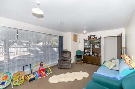Photo of property in 21 Brookbank Place, Glenview, Hamilton, 3206