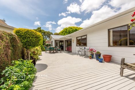 Photo of property in 1 Bathurst Street, Silverstream, Upper Hutt, 5019