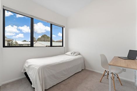 Photo of property in 5/122 Archibald Road, Kelston, Auckland, 0602