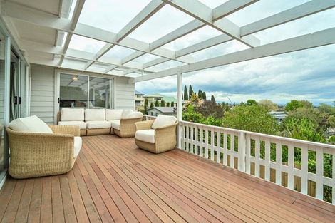 Photo of property in 11 Busby Hill, Havelock North, 4130