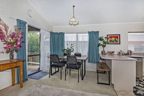 Photo of property in 2/24 Station Road, Takanini, 2112