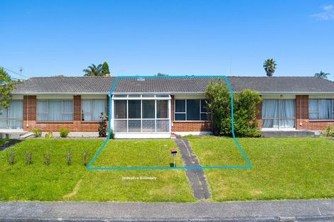 Photo of property in 2/2 Vodanovich Road, Te Atatu South, Auckland, 0610