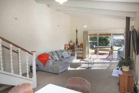 Photo of property in 102 Awarua Place, Whangamata, 3620