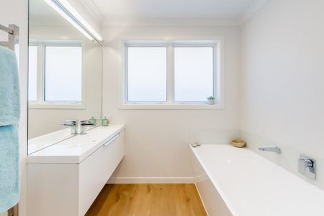 Photo of property in 84 Mazengarb Road, Paraparaumu Beach, Paraparaumu, 5032