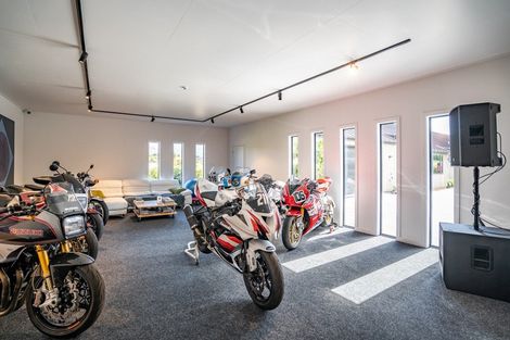 Photo of property in 4 Hidden Hills Drive, Wanaka, 9305