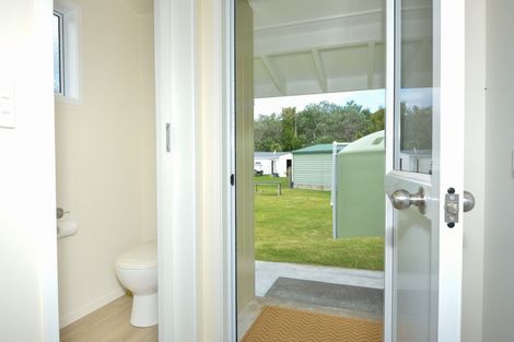 Photo of property in 5 Pipi Crescent, Mahia, 4198
