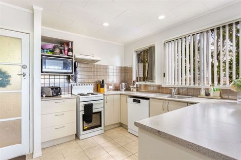 Photo of property in 98 Reynella Drive, Massey, Auckland, 0614