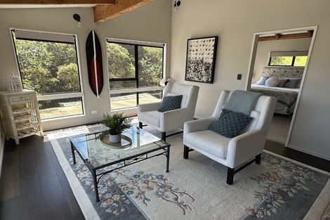 Photo of property in 11a Poneke Drive, Waikanae, 5036