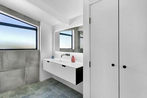 Photo of property in 40d Awanui Street, Merrilands, New Plymouth, 4312