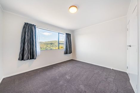 Photo of property in 15b Gribble Grove, Stokes Valley, Lower Hutt, 5019