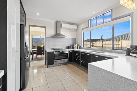 Photo of property in 48 Karamea Street, Whalers Gate, New Plymouth, 4310