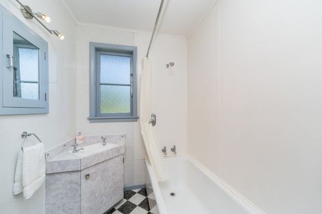 Photo of property in 6 Birmingham Street, Takaro, Palmerston North, 4412