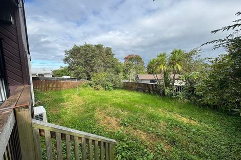Photo of property in 2/16 Moxham Grove, Massey, Auckland, 0614